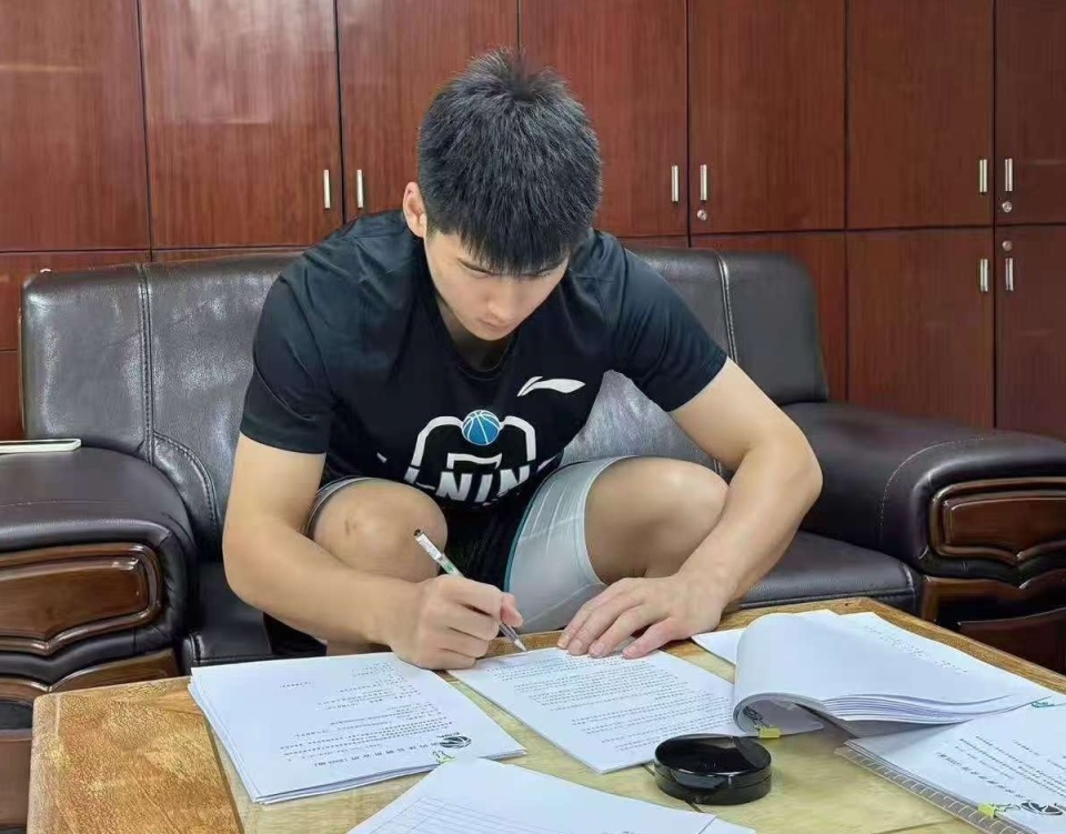 的三分投射, 梓捷私自外, 失控 的三分投射, 梓捷私自外, 失控