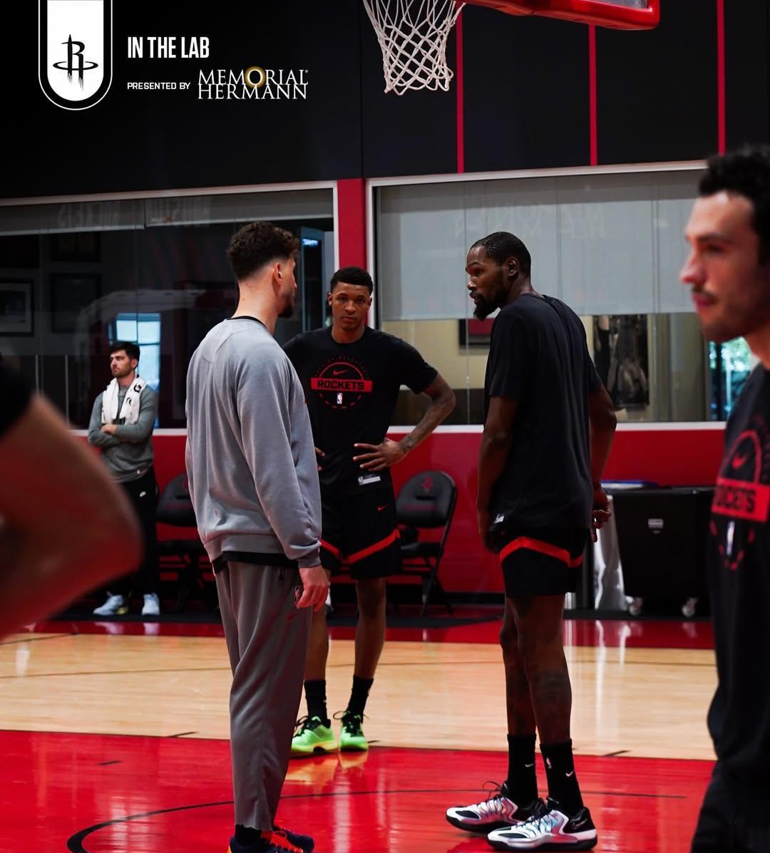 关键在于他, 且咧嘴大笑, 戴格诺特则